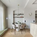 Luxury Arches Old Town Apartment